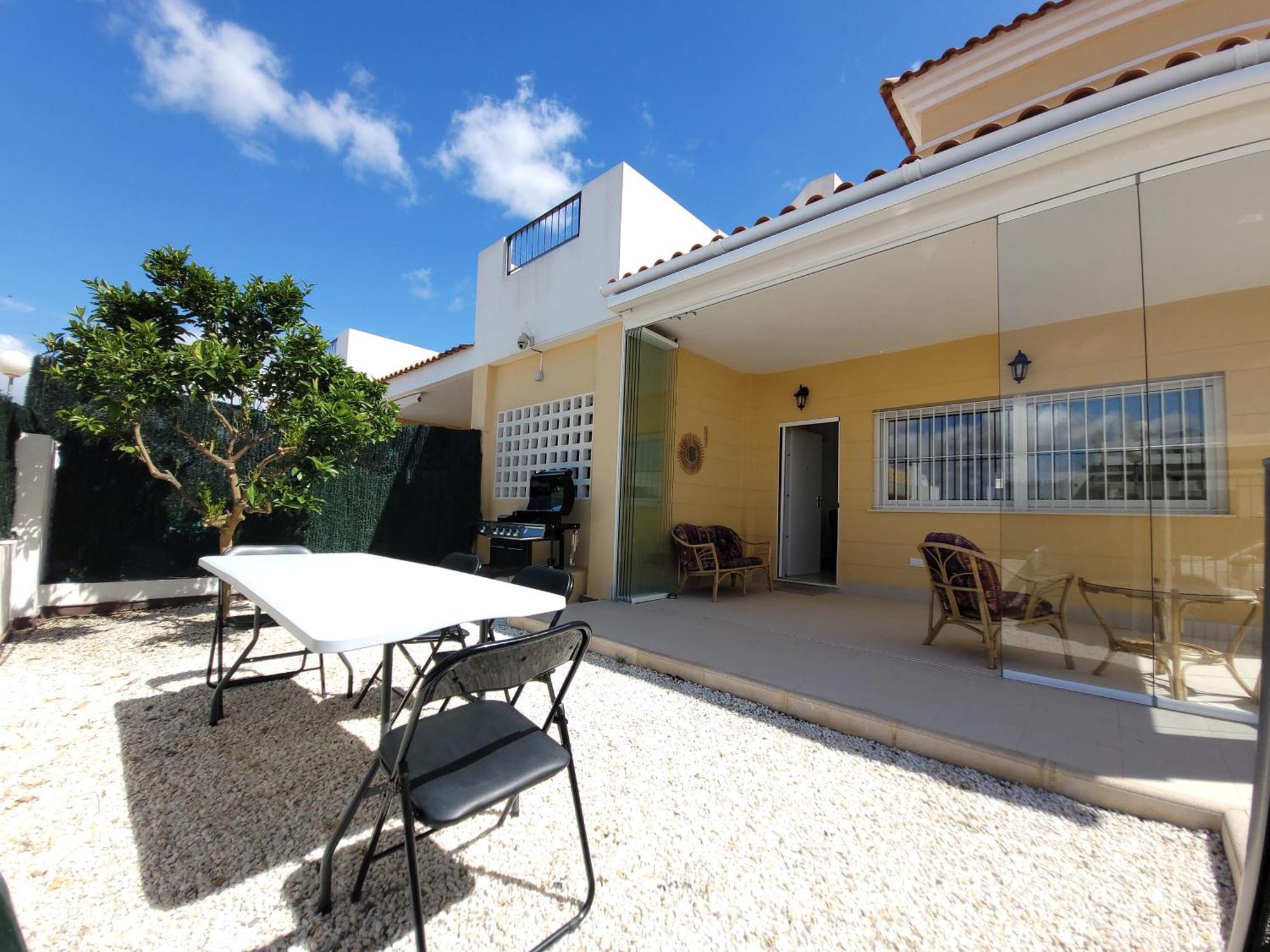 Chalet Adosado Acogedor Busot อาลิกันเต ภายนอก รูปภาพ